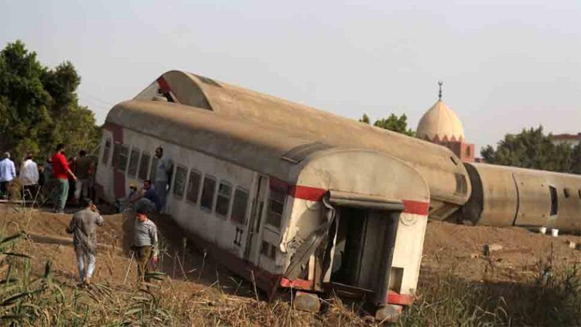 Iranpress: Nearly 113 killed or injured in train crash in Egypt