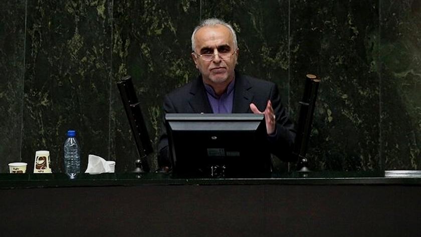 Iranpress: Iranian Minister of Economy explains parliamentary solution to improve economy