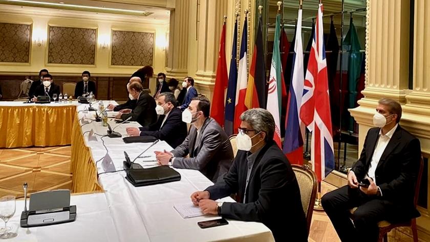 Iranpress: Nuclear talks delegations return to their capitals