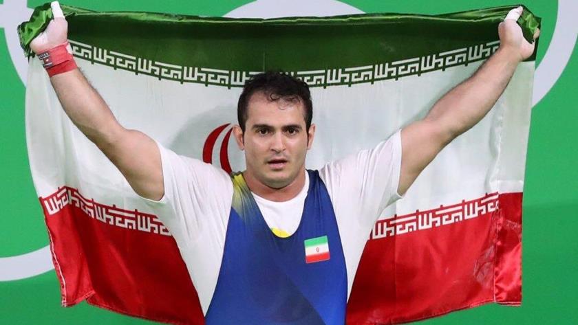 Iranpress: Iran’s Moradi wins silver at Asian Weightlifting Championships