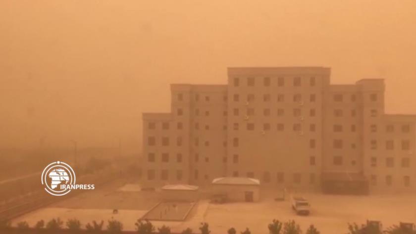 Iranpress: Enormous sandstorm sweeps across Inner Mongolia