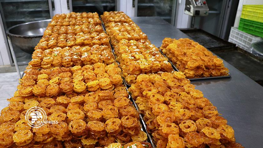 Iranpress: Jalebi, Tulumba; Ramadan sweets dating back to 150 years