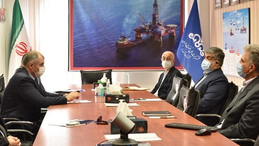 Iranpress: Iran, Turkmenistan discuss strategies for expanding oil cooperation