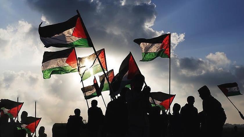 Iranpress: Palestinian flag to be hoisted in all cities of Iran