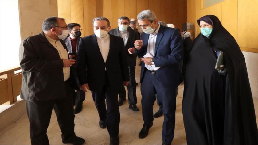 Iranpress: Araghchi calls parliamentary meeting tough but useful
