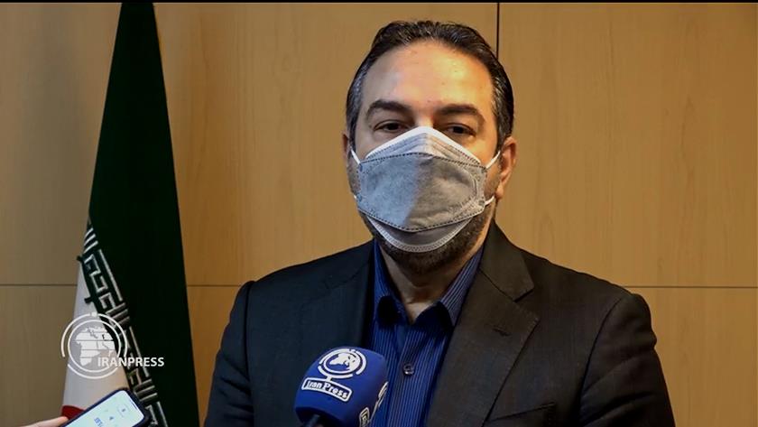 Iranpress: Impossible to stop Virus behind the borders: Health official