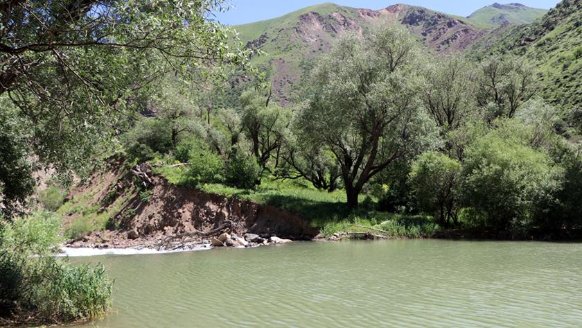 Iranpress: Marmisho Lake; pristine tourist attraction in northwestern Iran