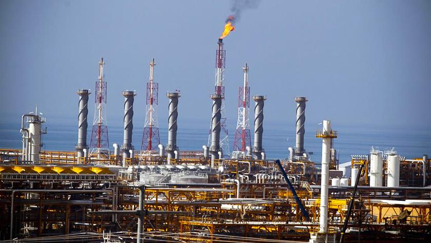 Iranpress: Iran determined to develop Azedegan oil filed 