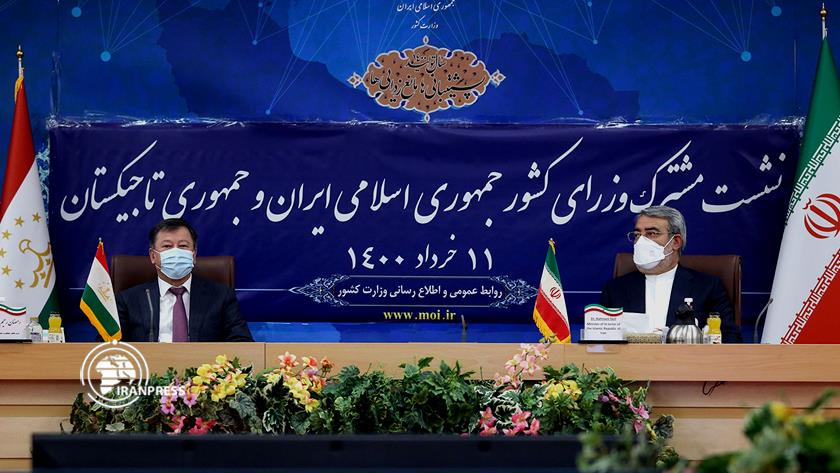 Iranpress: Iran, Tajikistan ink bilateral agreement