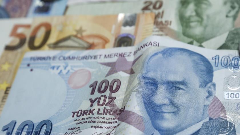 Iranpress: Turkey’s lira hits new low as investors lose faith