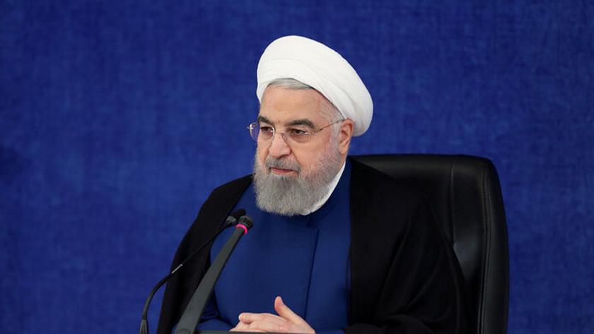 Iranpress: Pres. Rouhani inaugurates national projects in Iran