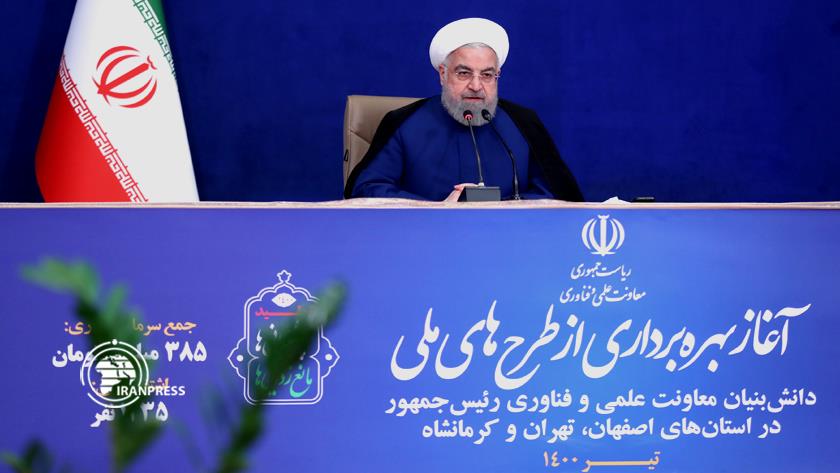 Iranpress: Knowledge-based economy, key to push Iran forward