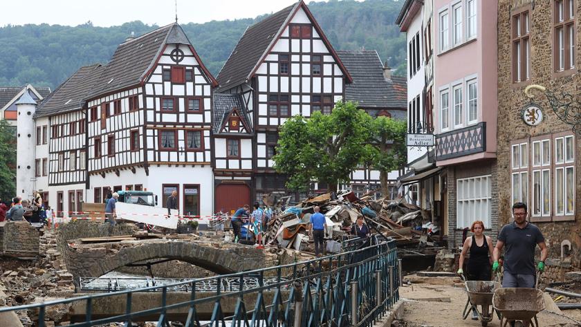 Iranpress: Germany, Belgium flood victims rise to 202; No more survivors