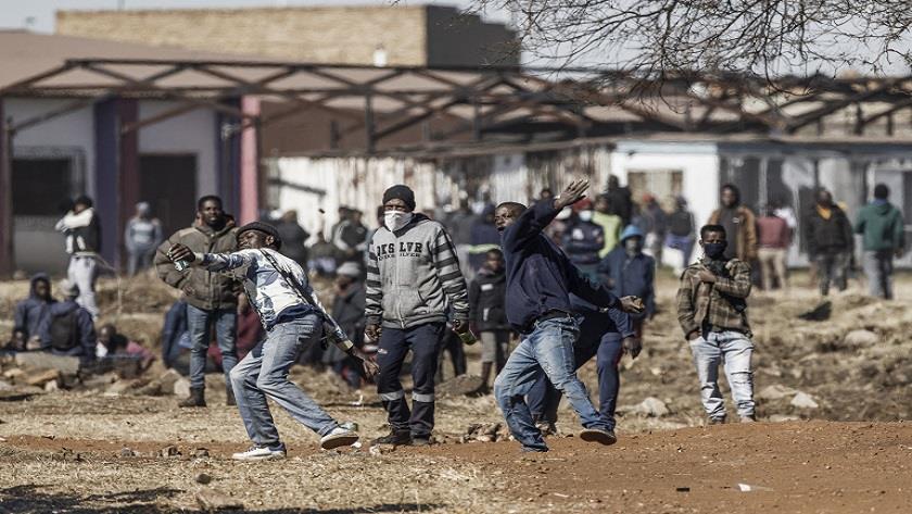 Iranpress: South Africa: Death toll from violent protests rises to more than 330