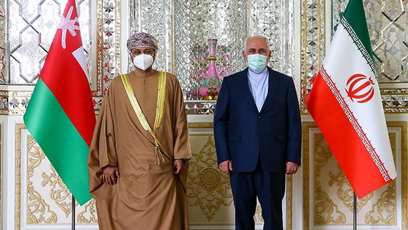 Iranpress: Iran, Oman urge boosting ties 