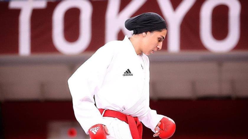 Iranpress: Iranian karateka emerges victorious at 1st round of Tokyo Olympics competitions