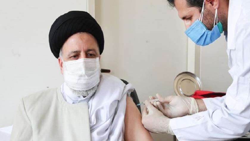 Iranpress: Public vaccination priority of new administration: Raisi