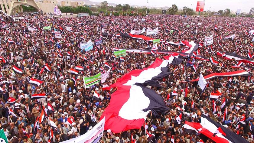 Iranpress: Yemenis hold anti-US rally in Sana