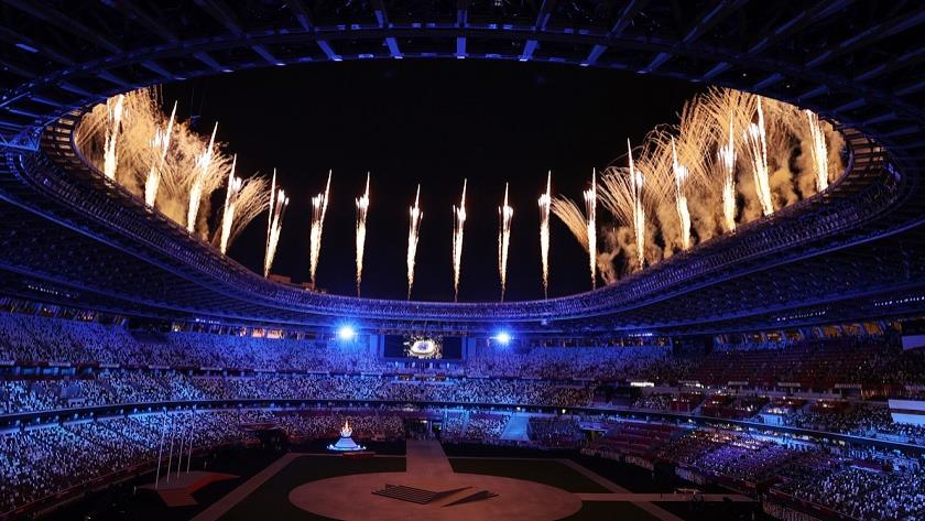 Iranpress: Tokyo 2020 Summer Olympics wrap up with closing ceremony
