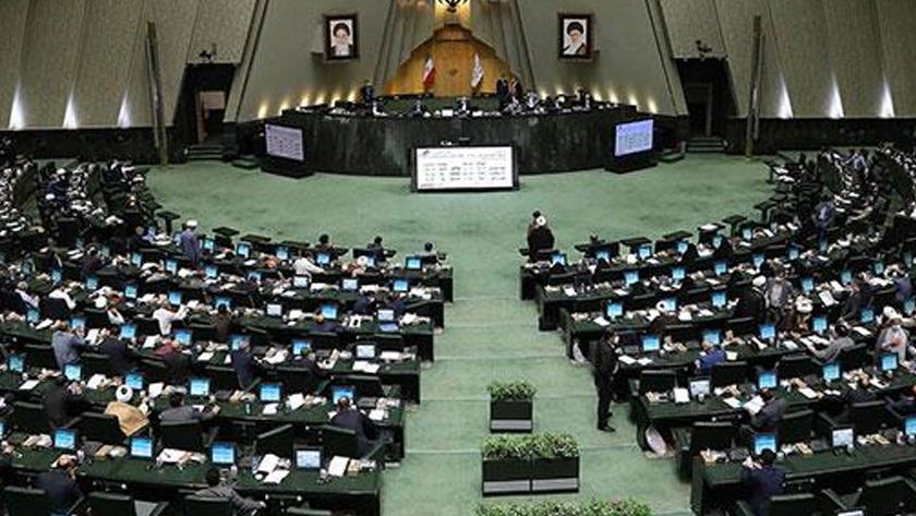 Iranpress: Parliament holds closed session to review list of new cabinet members
