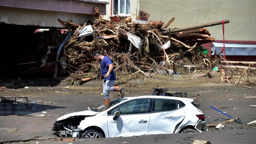 Iranpress: Turkish flood deaths hit 57; dispute arises over the missing