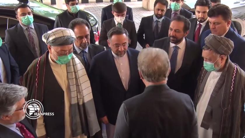 Iranpress: Afghan delegation meets with Pakistani FM