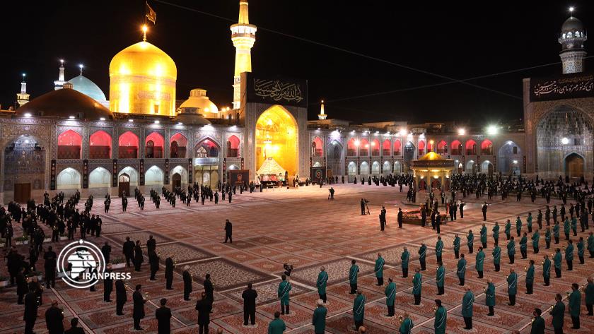 Iranpress: Sermon reciting rituals held in Holy Shrine of Imam Reza (AS)