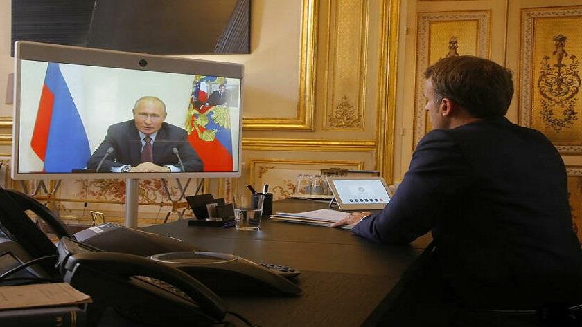 Iranpress: Putin, Macron hold phone call discussing JCPOA
