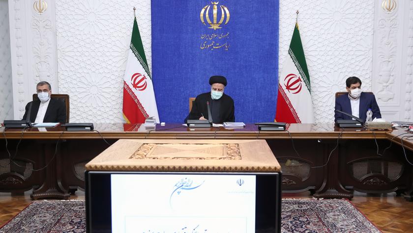 Iranpress: President Raisi urges implementation of Leader