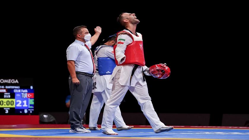 Iranpress: Iranian athlete wins silver medal at 2020 Paralympic Taekwondo