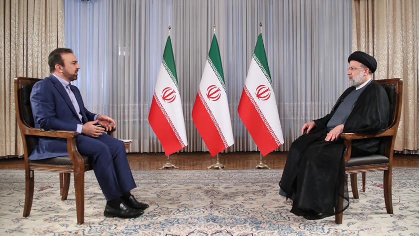 Iranpress: Raisi: Iran considers neighbors