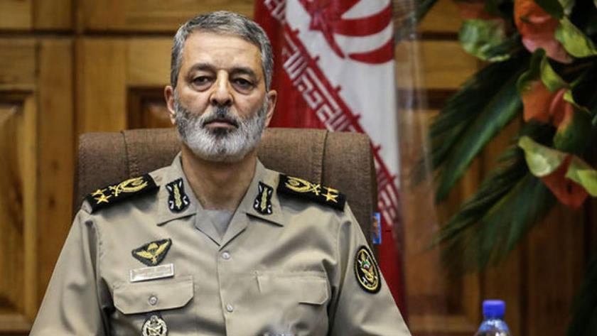 Iranpress: Iranian Army Chief Cmdr responses to Israel regime