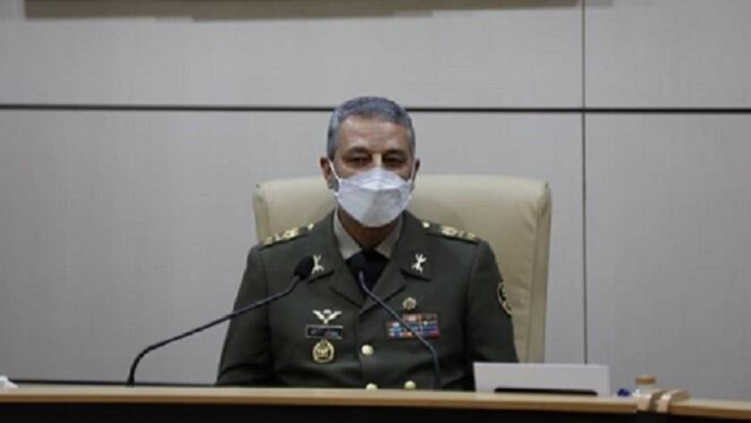 Iranpress: Army helps contain COVID-19 with all its ability: Chief commander