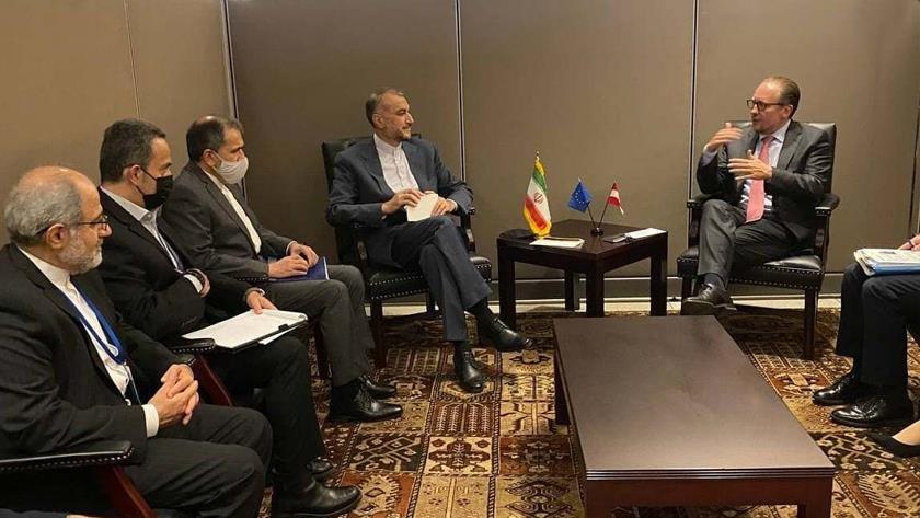 Iranpress: Iran ready to enhance ties with Austria: FM