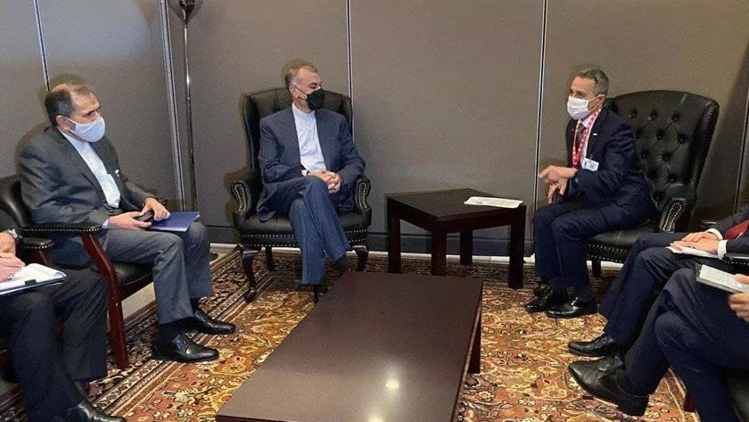 Iranpress: Iran interested in boosting ties with Switzerland: Iranian FM