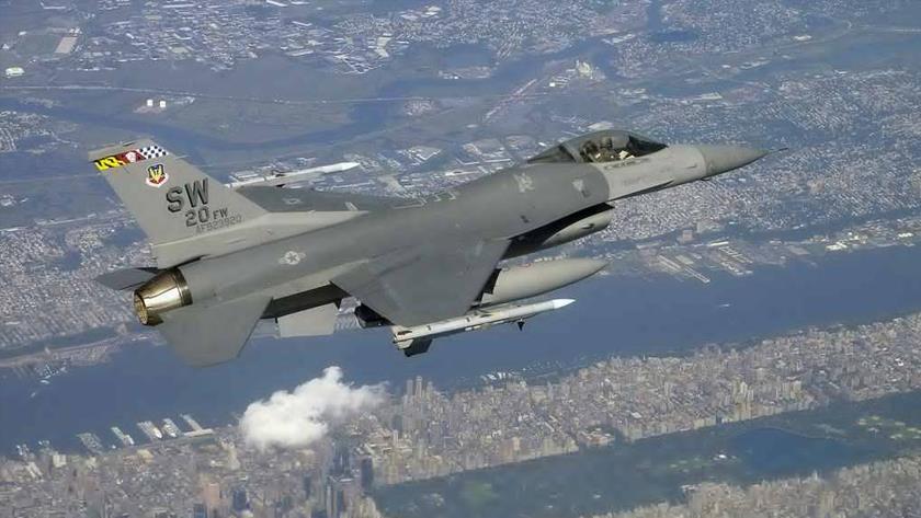 Iranpress: F-16 fighter jet intercepts small aircraft for violating flight restriction during UN gathering