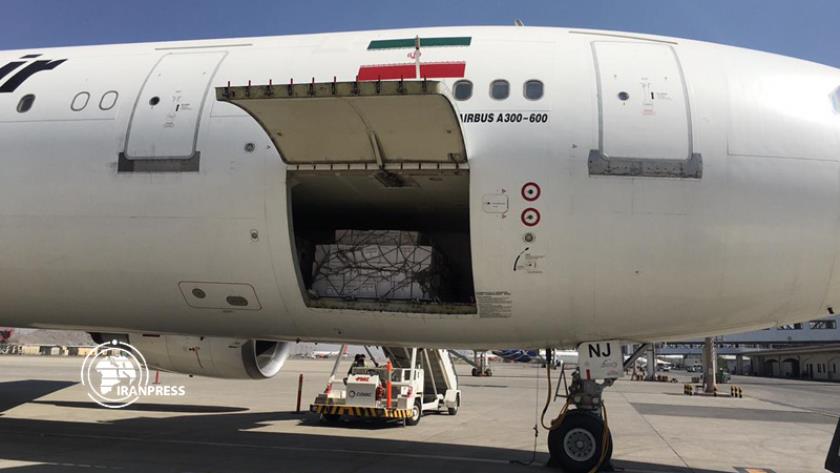 Iranpress: Iran sends humanitarian aid to Afghanistan