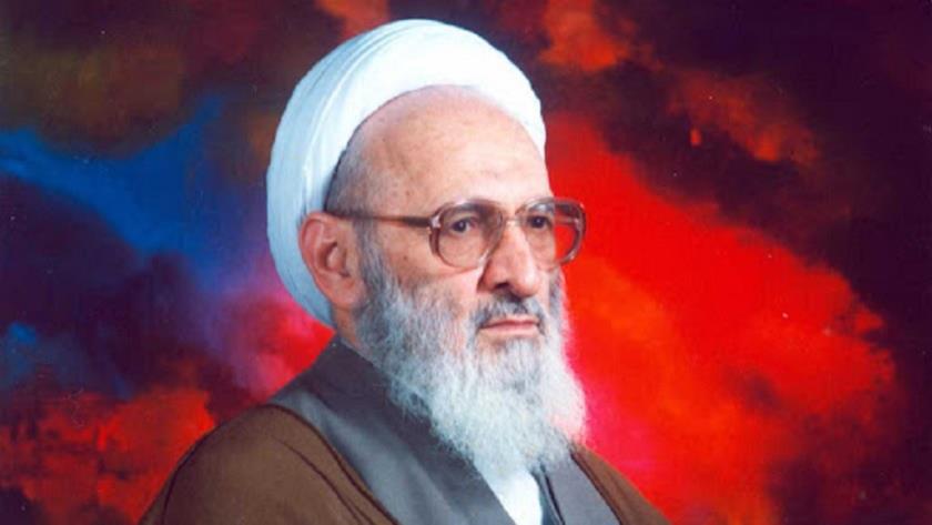 Iranpress: Iranian theologian Allameh Hasanzadeh Amoli died