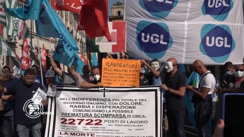 Iranpress: Economic crisis in Italy; demonstration of Alitalia employees