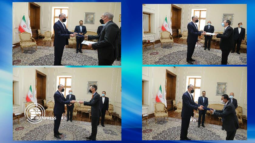 Iranpress: FM Amir-Abdollahian receives world ambassadors