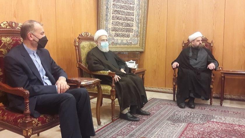 Iranpress: Iranian FM meets with Imam Musa Sadr’s family