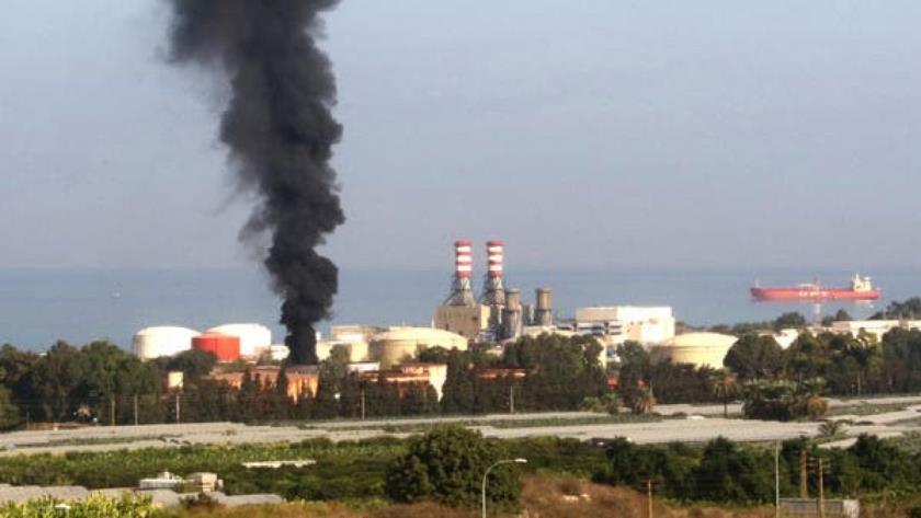 Iranpress: Firefighters put out fire at Lebanon Zahrani oil facility
