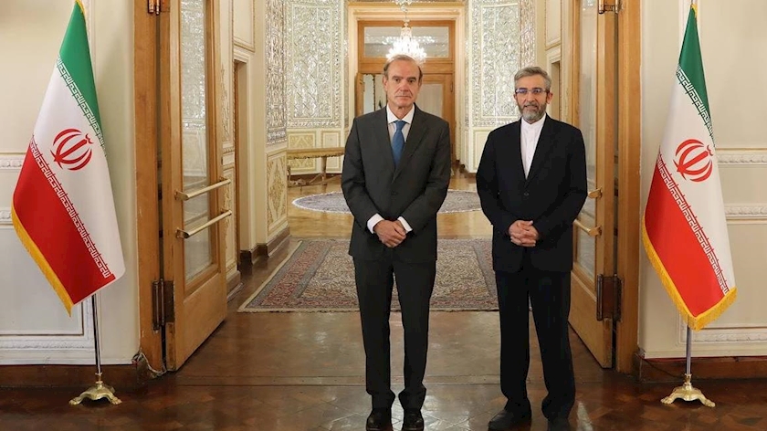 Iranpress: Iran, EU agree keep on sanction-lifting talks in Brussels