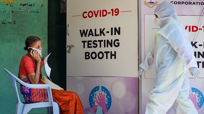 Iranpress: India reports 15,981 new COVID-19 cases