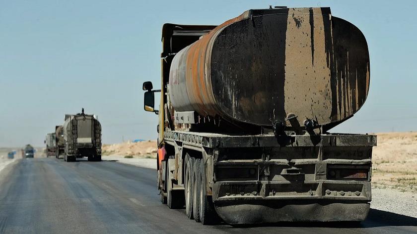 Iranpress: US continues to plunder Syrian oil from al-Jazeera region