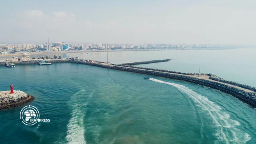 Iranpress: Maritime tourism flourishing in southern Iran