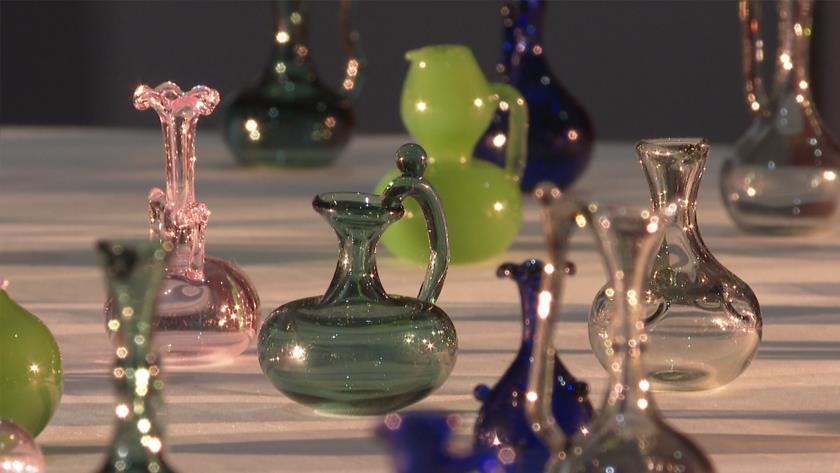 Iranpress: Exhibition of glass sculptures held in Tehran