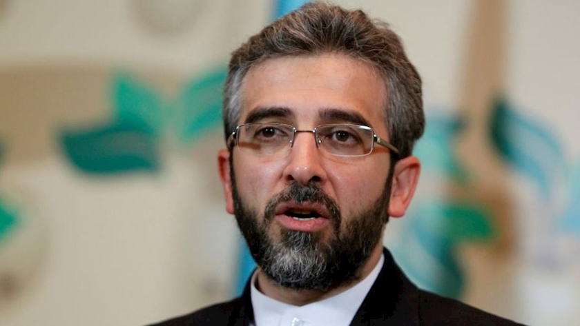Iranpress: Iran negotiator arrives in London for talks on lifting sanctions