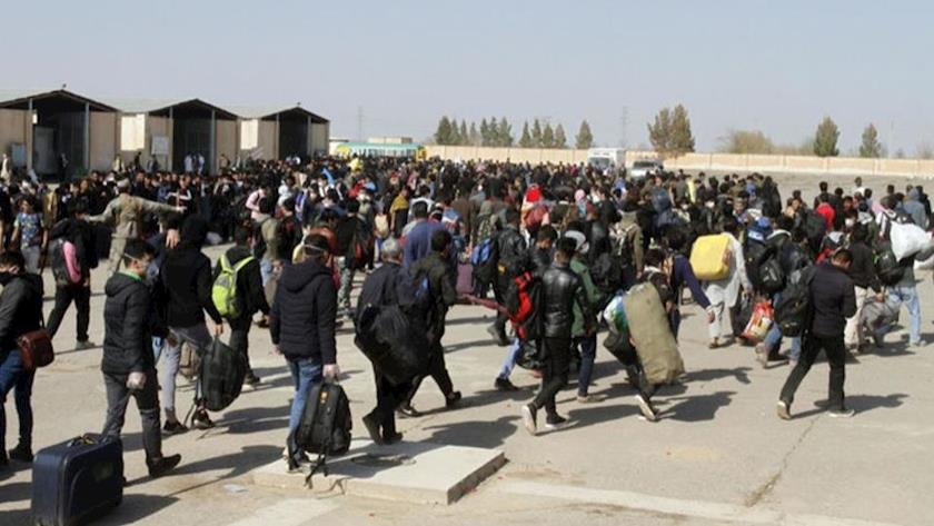 Iranpress: Over 1 million Afghan refugees in Iran return home
