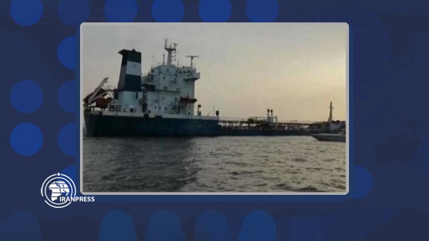 Iranpress: Iran seizes foreign ship in Persian Gulf waters smuggling diesel